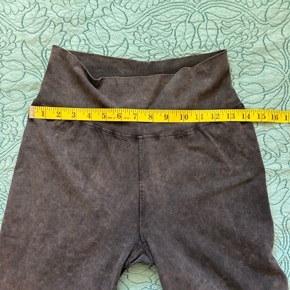 Ragdoll Acid Wash Short Pants - Picture 5 of 10